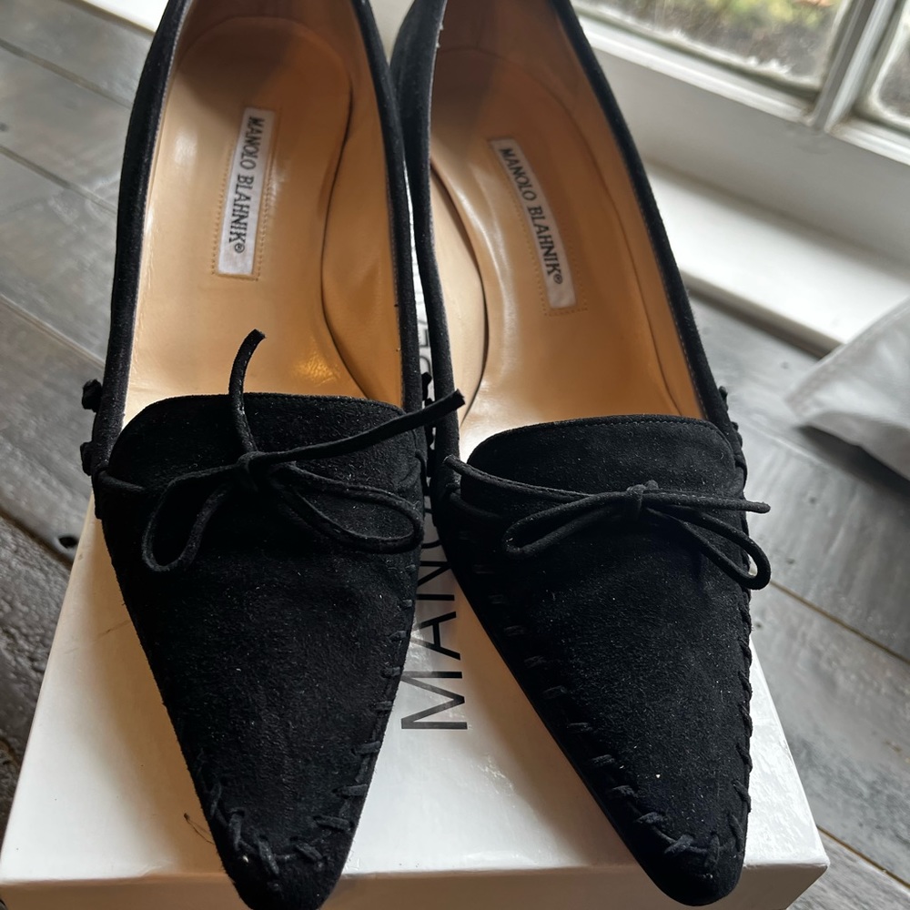 Manolo Blahnik Shoes - Picture 1 of 6